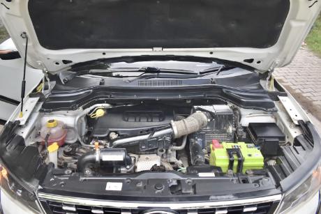 XUV300 W8 BS6 MT 2021