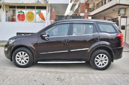XUV 500 1.9 FWD W10 AT 2017