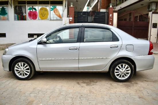 TOYOTA ETIOS 1.5 VX MT 2017