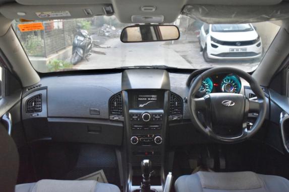 XUV500 W5 MT 2018